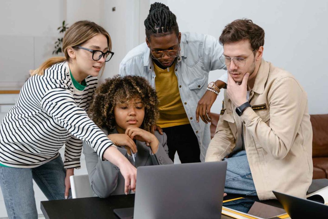 Empoderando a los empleados: Fomentando un ambiente laboral, inclusivo y de desarrollo personal